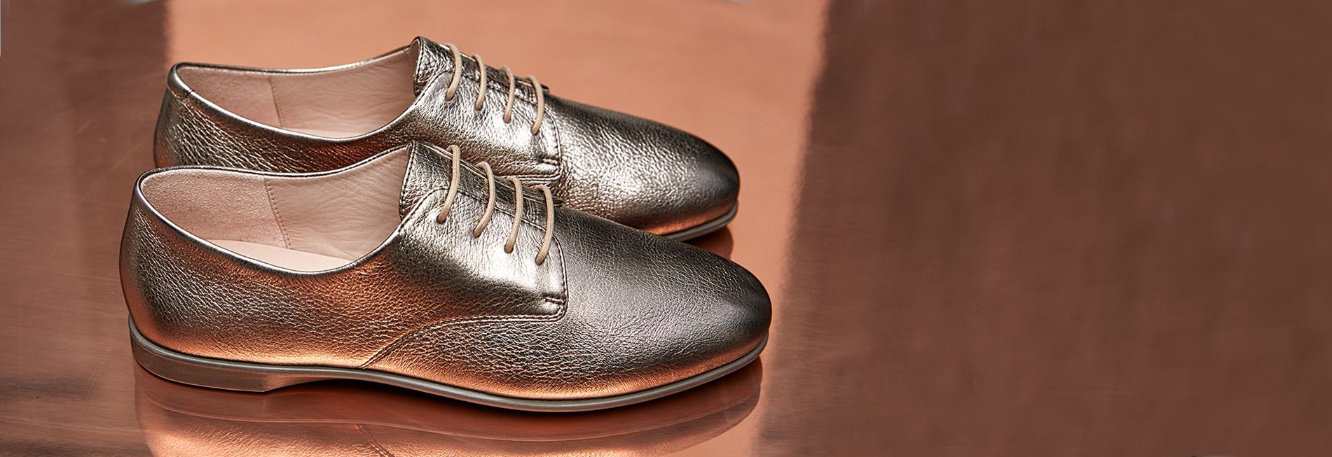 ECCO is a global leader in innovative comfort footwear for men, ladies ...