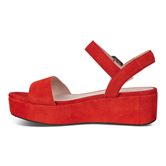 ELEVATE PLATEAU SANDAL